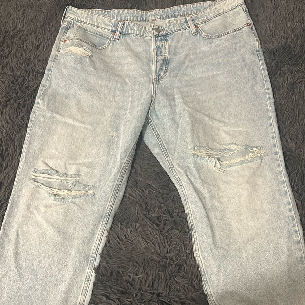 Light ripped jeans